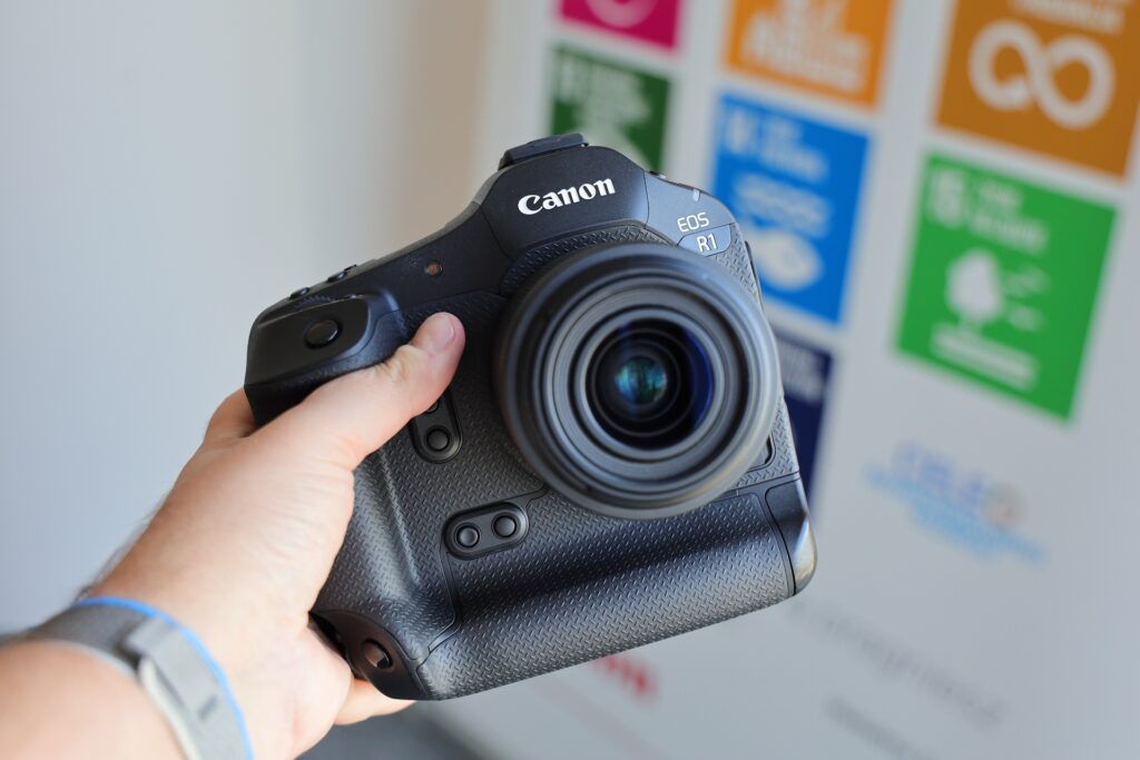 Canon EOS R1